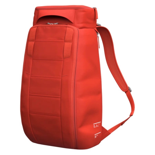 Plecak DB Hugger 30L czerwony Plecak DB Hugger 30L czerwony - widok z przodu