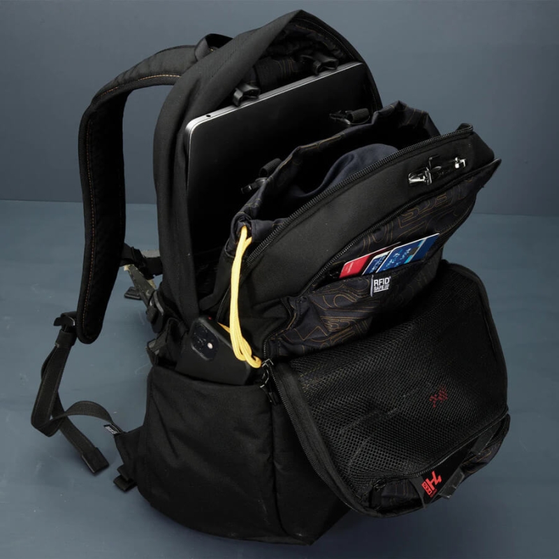 Ergonomiczny plecak FCS Roam 25L x Pacsafe z zaawansowanymi technologiami antykradzieżowymi