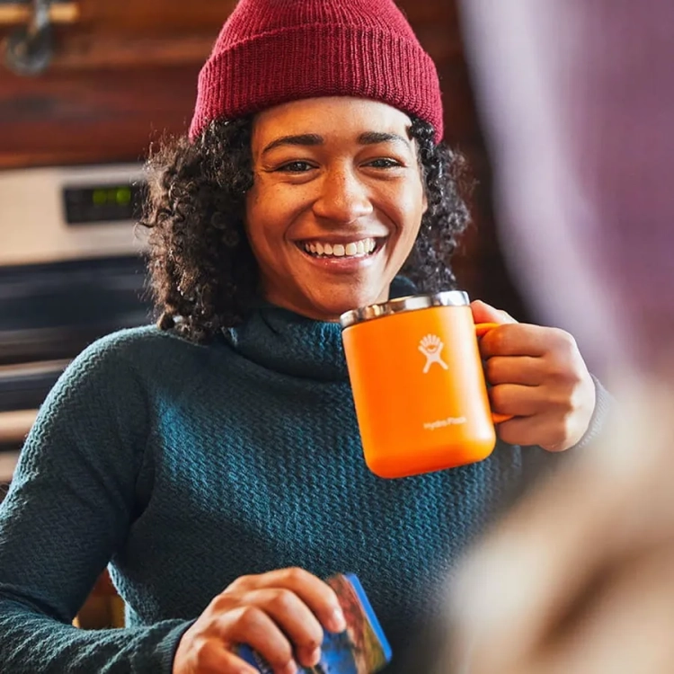 Hydro Flask Mug 355ml – kubek termiczny z dużą rączką, długo trzyma temperaturę.