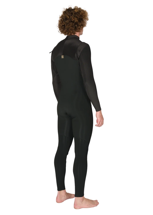 Pianka Vissla New Seas 4/3 mm z V-zip to wygoda i izolacja na Bałtyk, Portugalię i Maroko. Ekologiczny neopren, szczelne zapięcie.