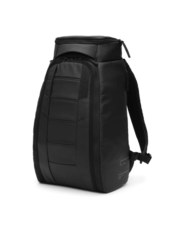 Plecak DB Hugger 20L to lekki, kompaktowy model na co dzień z ochroną laptopa i systemem Hook-Up.
