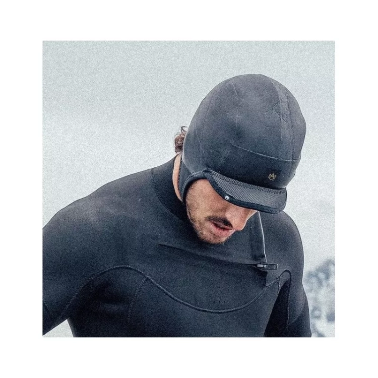Manera Magma Hood 2 mm – ciepła czapka neoprenowa do surfingu