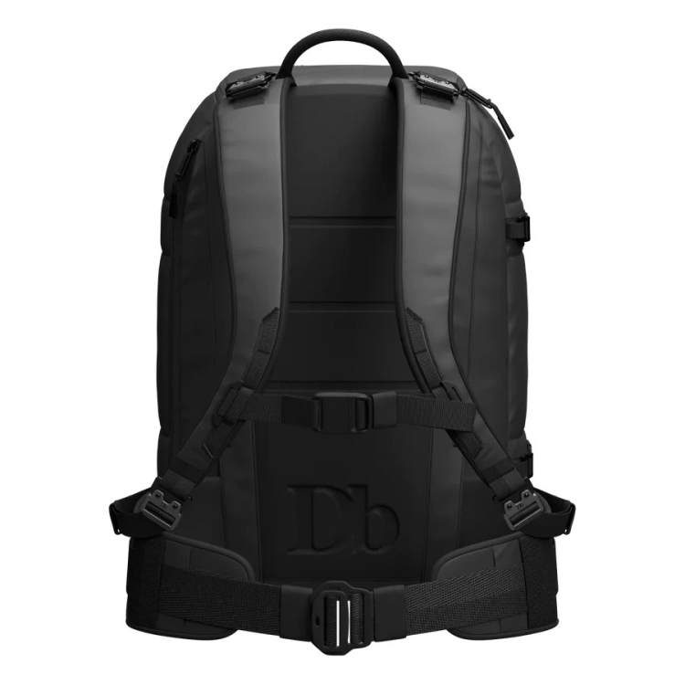 Plecak DB Ramverk Pro 26L z praktycznym dostępem, boczną kieszenią na laptopa i wzmocnieniami z pianki EVA.