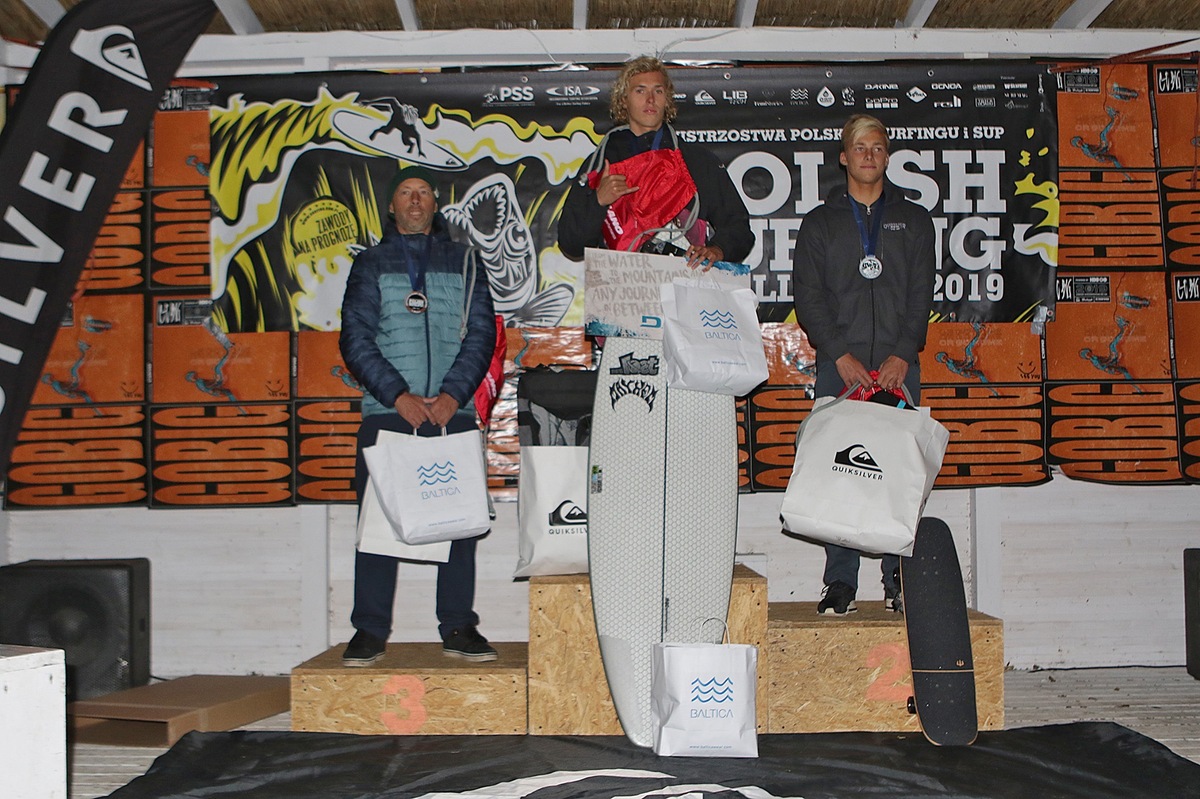 Podium Polish Surfing Challenge 2019 fot. Wojtek "wzrr" Antonów
